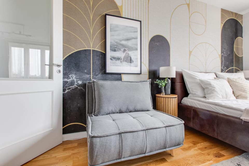 Bed, Living room