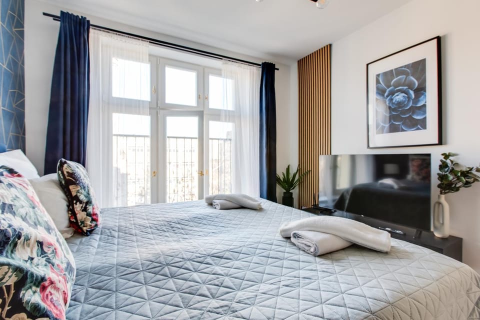 Bed, TV and multimedia