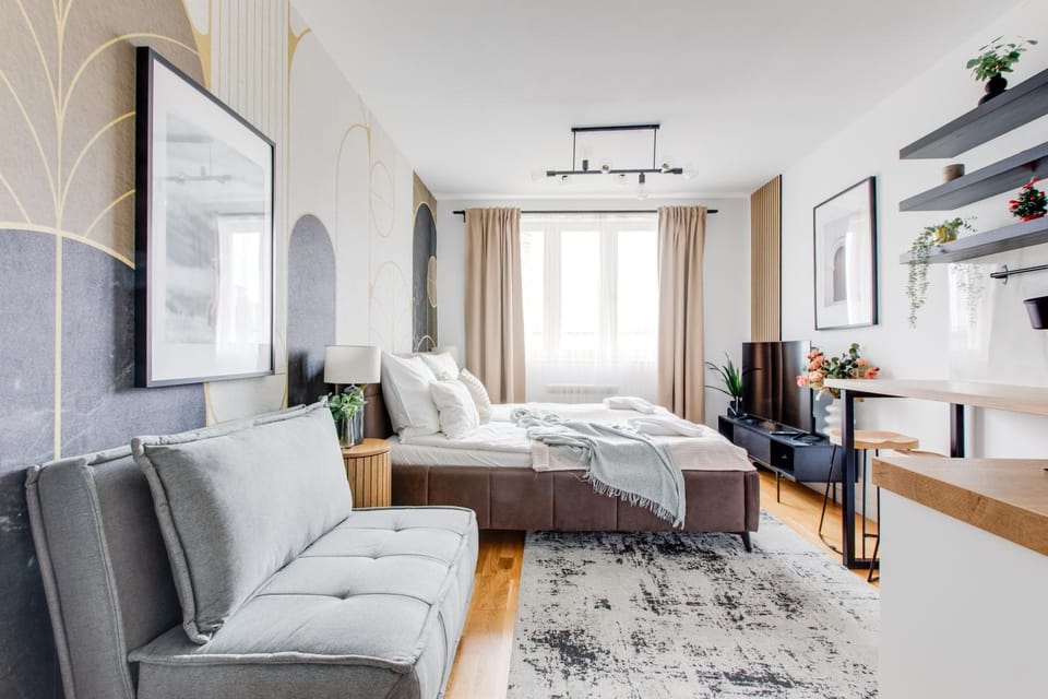 Bed, Living room, Photo of the whole room, Seating area, Dining area, Bedroom