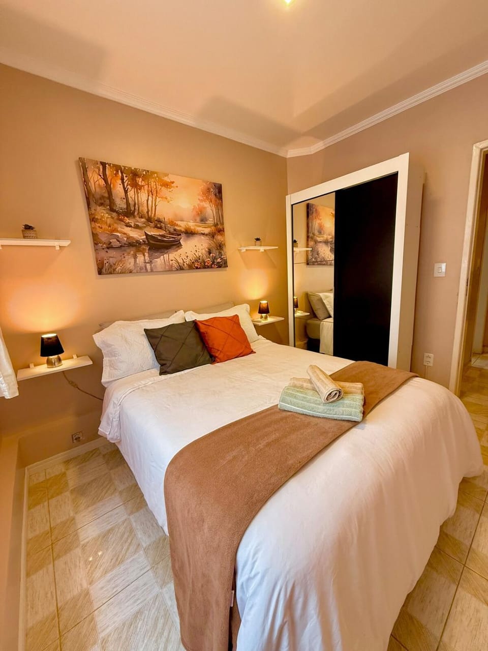 Bed, Photo of the whole room, Bedroom