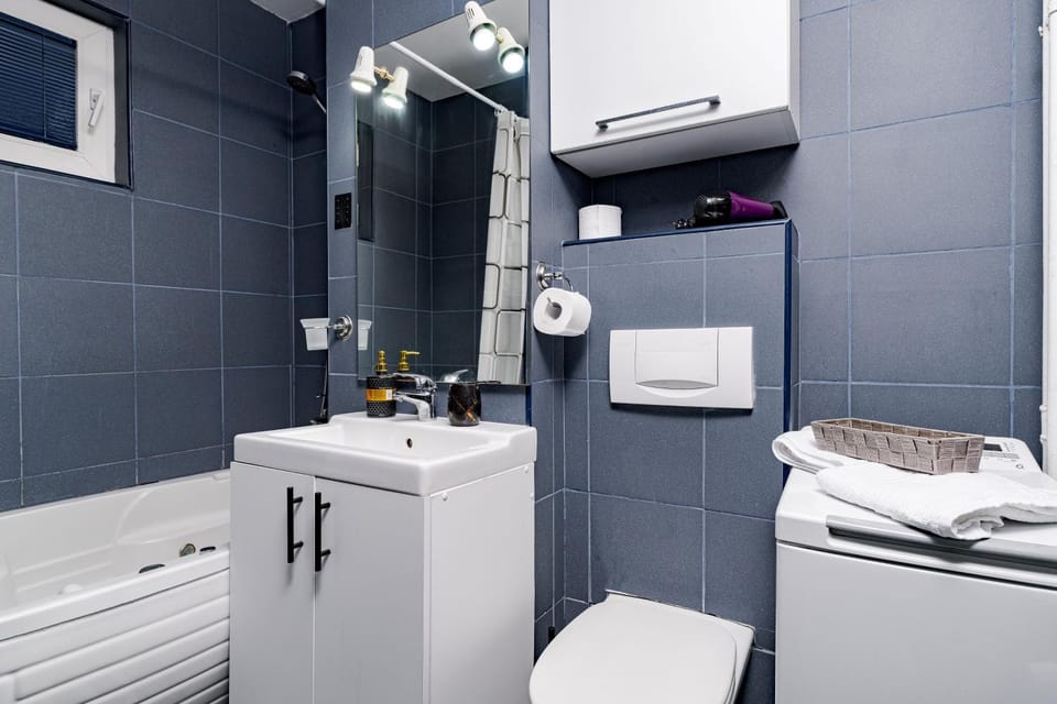 Toilet, Bathroom, Bath