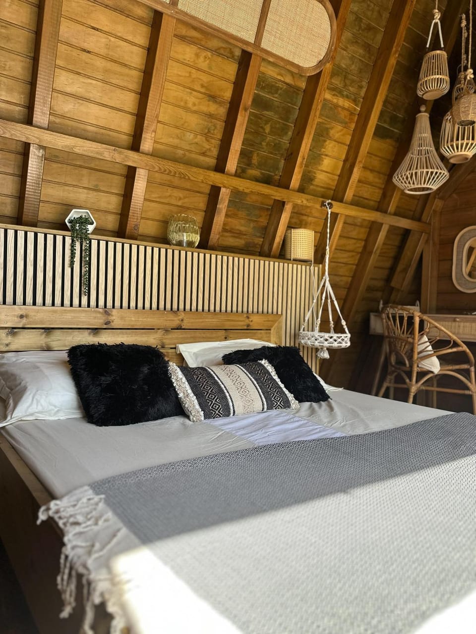 Lodges atypiques, filet suspendu ou lit mobile pour expérience unique sous les etoiles House in Petit-Bourg