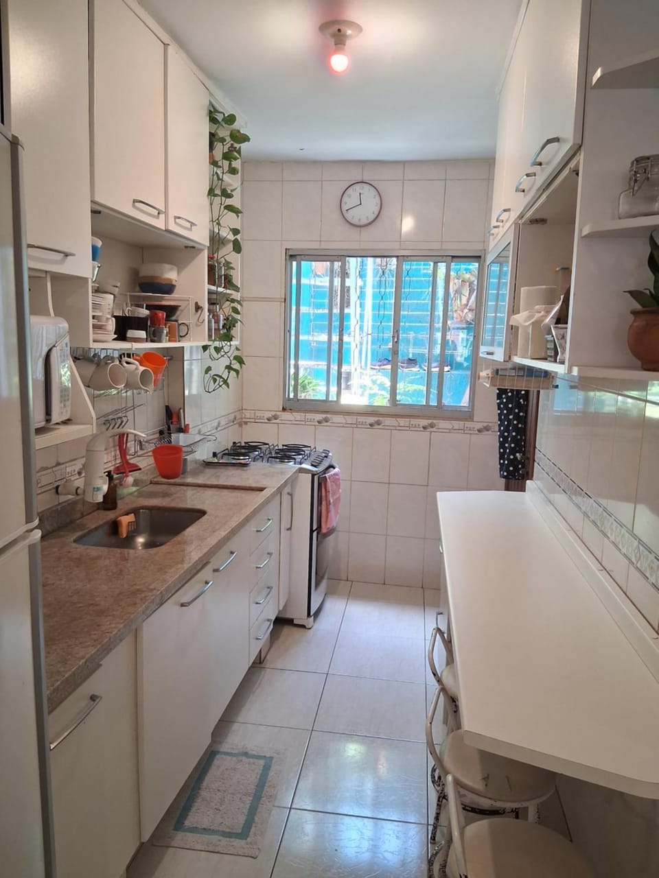 Kitchen or kitchenette, Dining area, stove