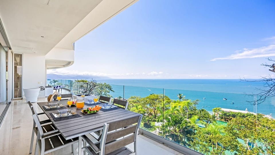 View (from property/room), Balcony/Terrace, Balcony/Terrace, Seating area, Dining area, Sea view