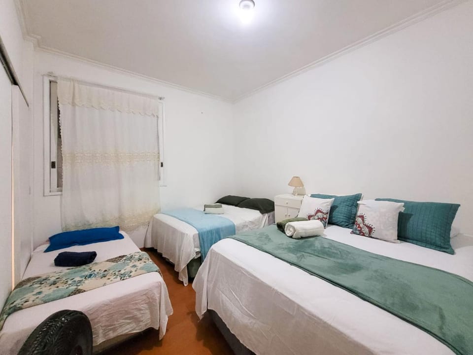 Perfeito para Grupos! 3 Quartos, 2 Banheiros, 5 Min da Praia Apartment in Rio de Janeiro