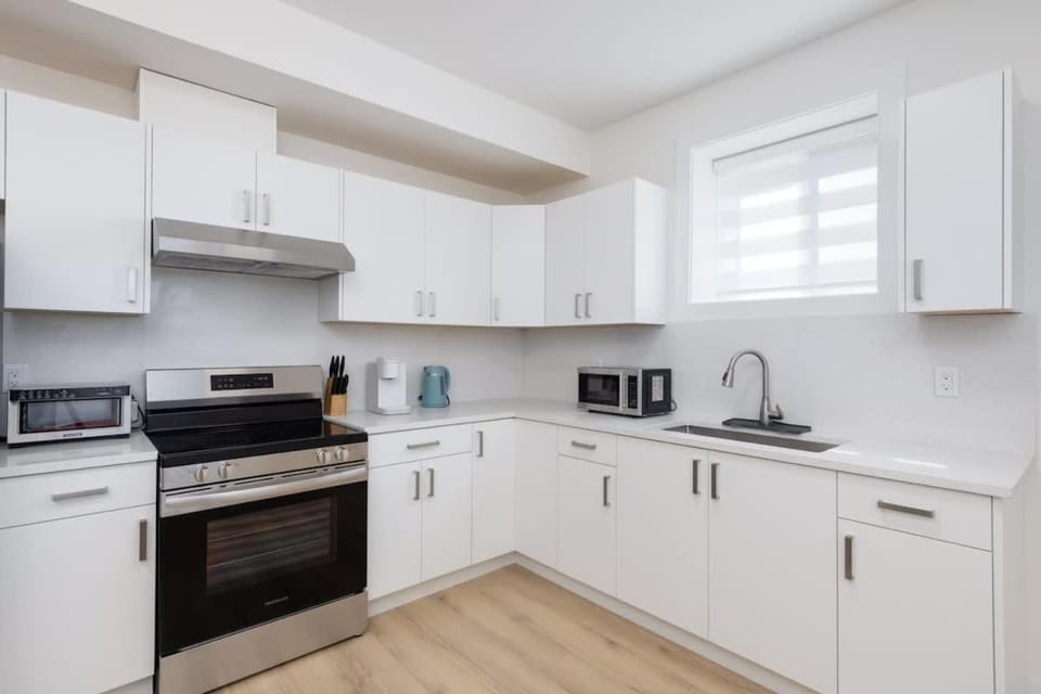 Tranquil 2-Bedroom Basement Suite Relaxing Stay House in Chilliwack