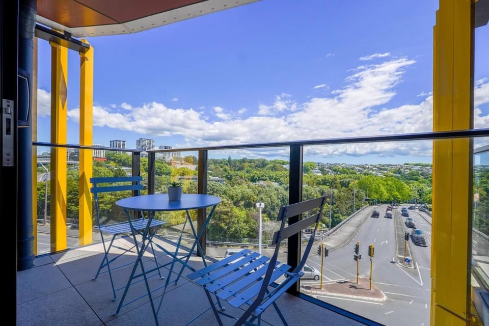 Light-Filled Studio with Lovely Ponsonby Views Apartment in Auckland