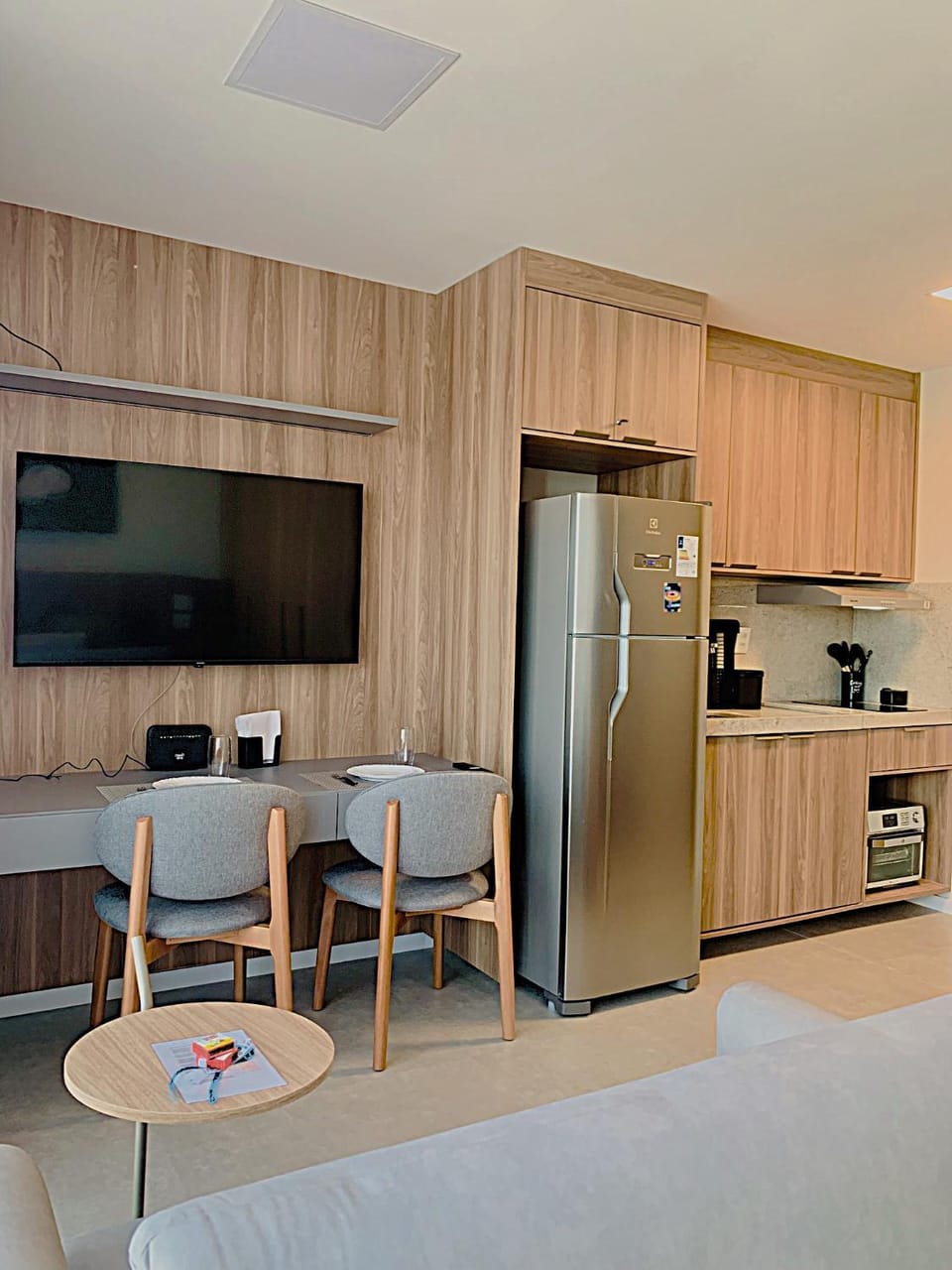 TV and multimedia, Kitchen or kitchenette, Area and facilities, furniture, internet, microwave, oven, stove, toaster, kitchen