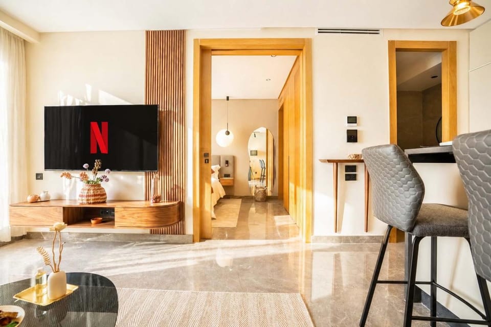 The Iconic Spot - Pool and Sea View Apartment in Casablanca