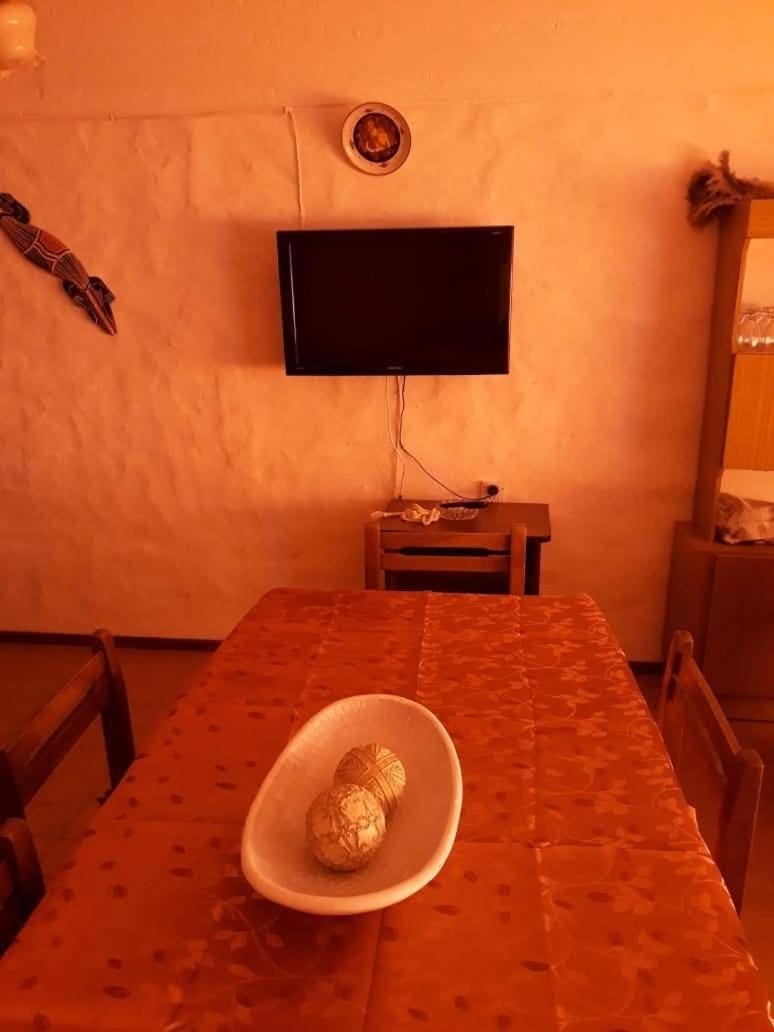 TV and multimedia, Dining area