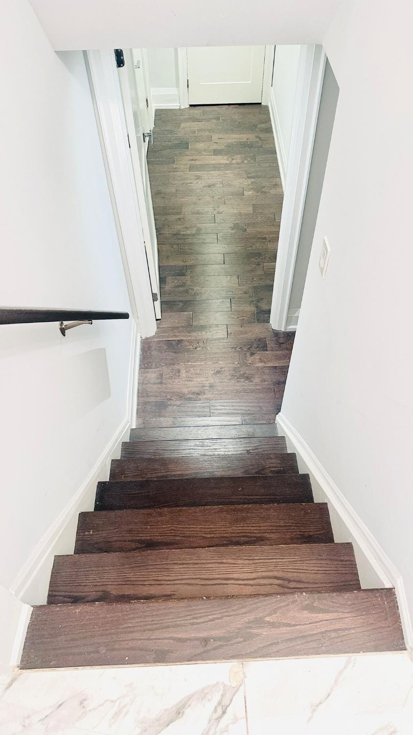 Bright 2 Bed Basement Near Square One Mall Family Friendly Stay Apartment in Mississauga