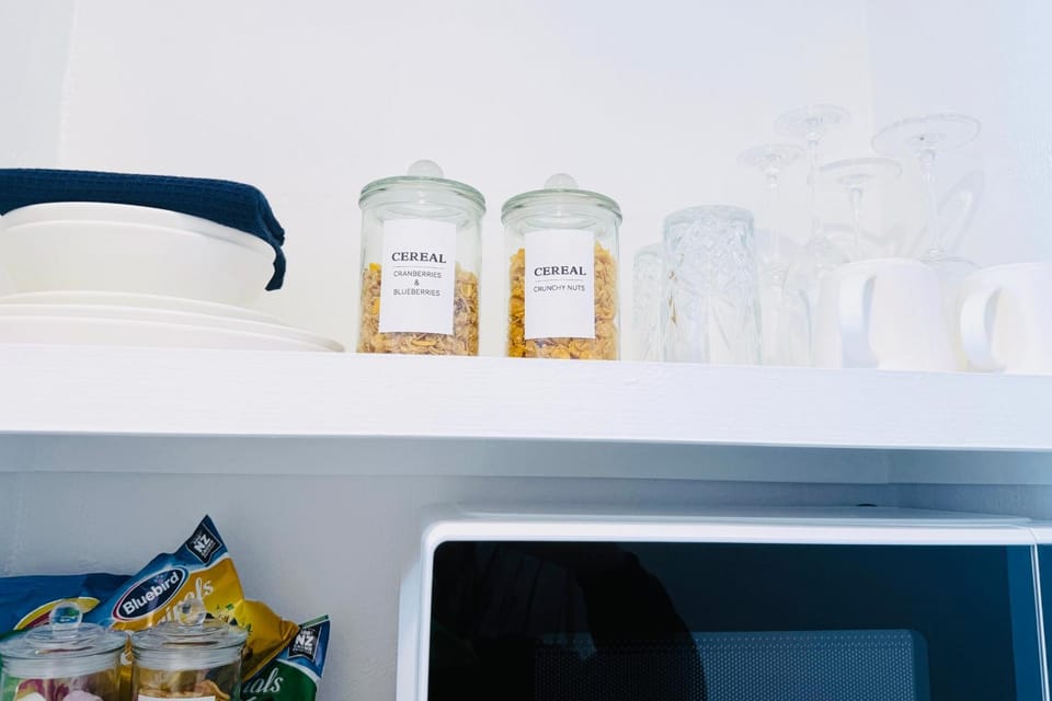 Kitchen or kitchenette, Breakfast, minibar