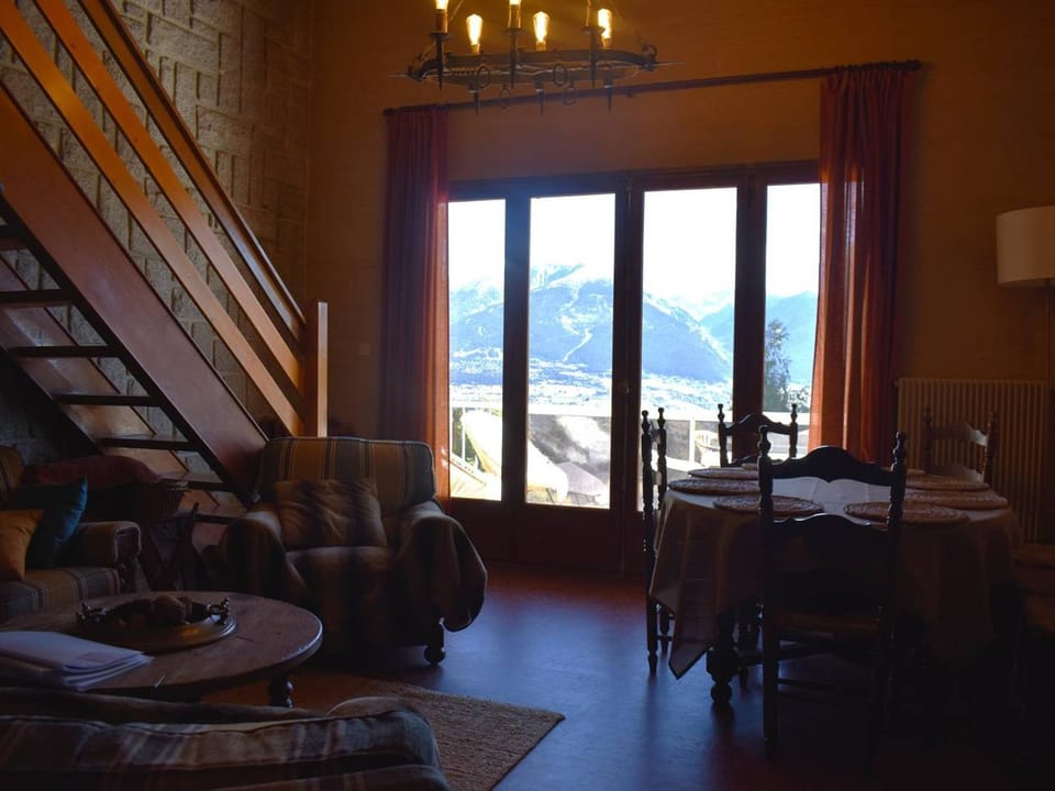 Duplex spacieux 8 pers. avec vue Pyrénées - FR-1-580-137 Apartment in Bolquère