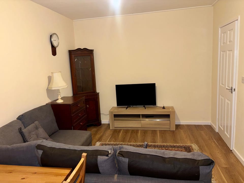 Larches lane Retreat - sleeps 5 - Wolverhampton Apartment in Wolverhampton