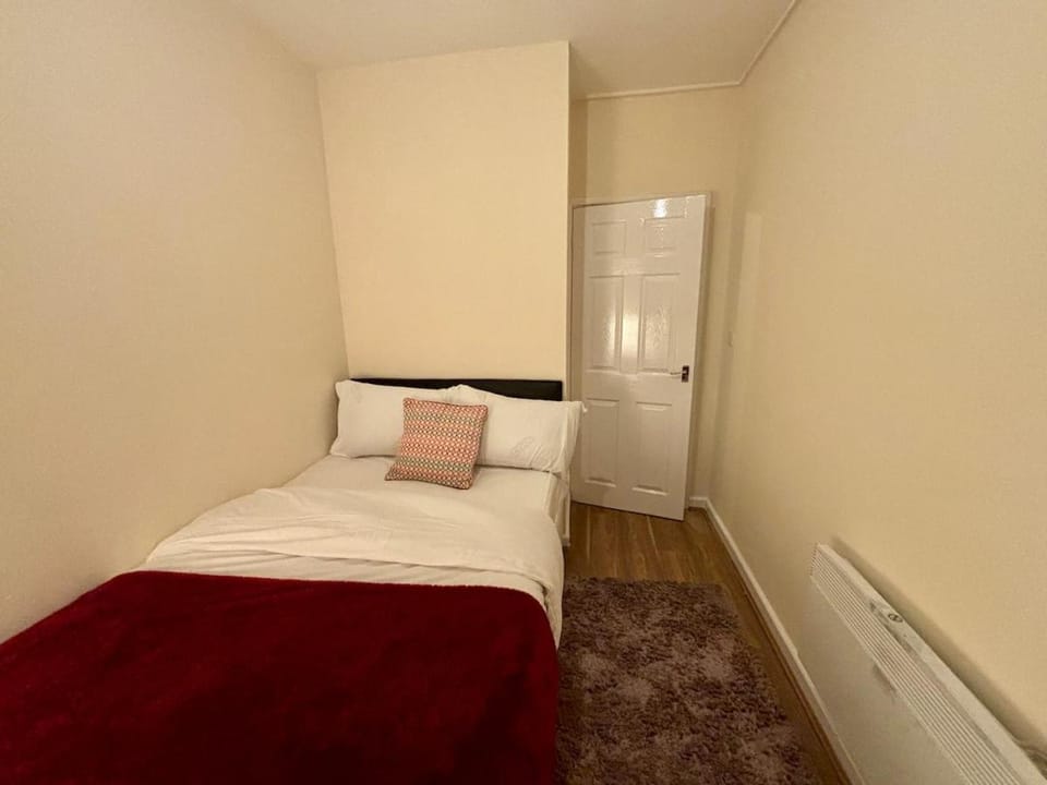 Flat 8 Larches lane Apartment in Wolverhampton
