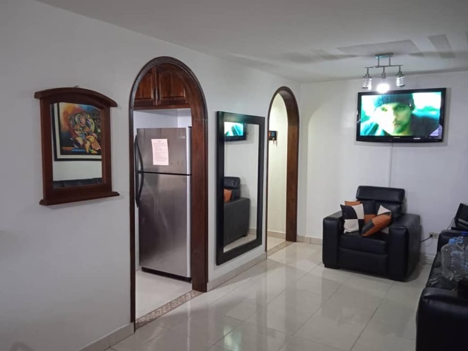 Cozy Modern Apartment, Residencia El Rodeo Apartment in Venezuela