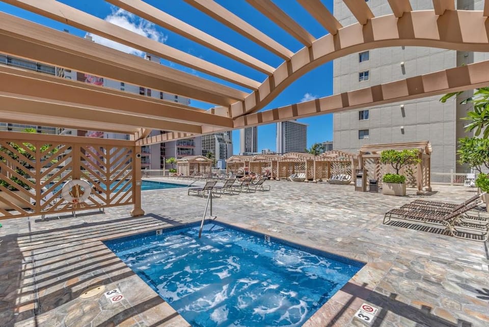 A Homie Getaway! Double Bed Studio with a VIEW House in Honolulu