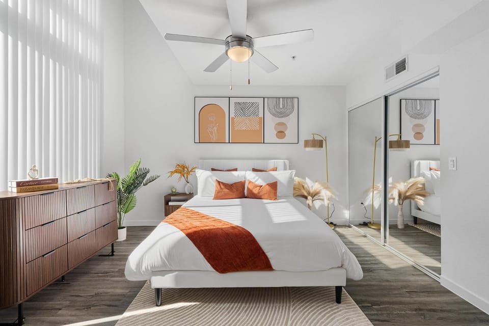 Bed, Photo of the whole room, Bedroom