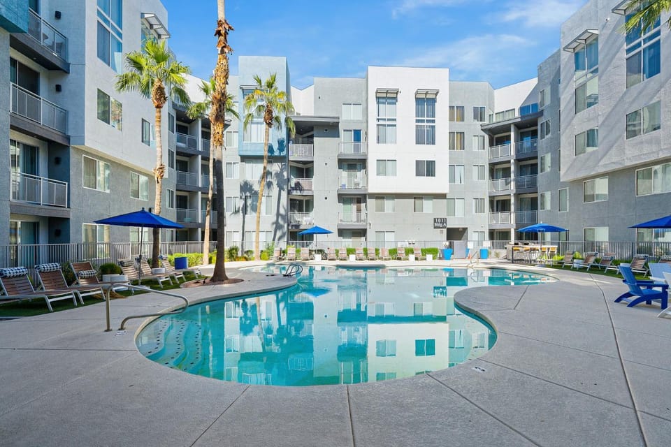 Property building, Pool view, Swimming pool, sunbed