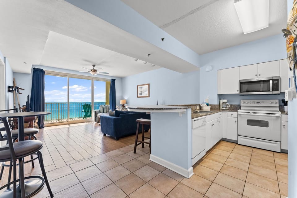 Shores of Panama Modern 2BR 2BA! Gulf View Resort! by Dolce Vita Getaways PCB Apartment in Panama City Beach