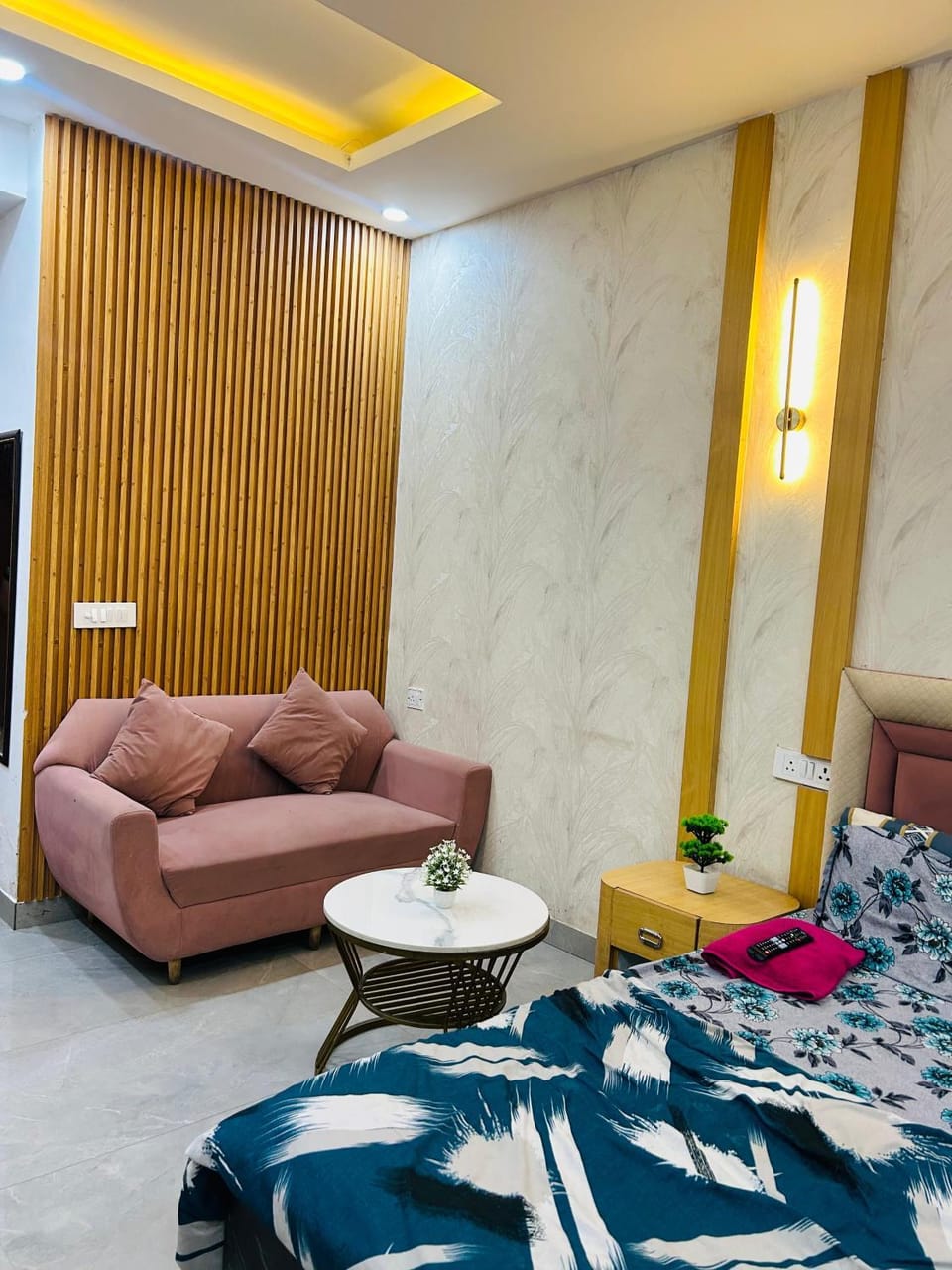 Rosewood comfort Apartment in Noida
