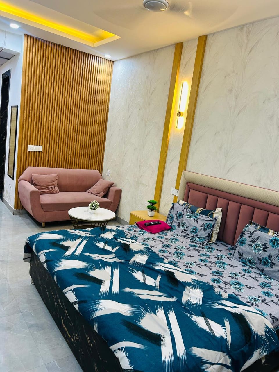 Rosewood comfort Apartment in Noida