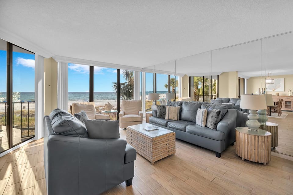 Edgewater Resort! 2BR Sleeps 9! 1st Floor Condo! by Dolce Vita Getaways PCB Apartment in Panama City Beach