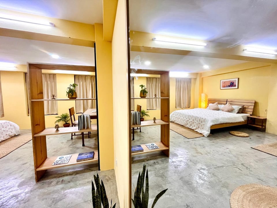 Bed, Living room, Photo of the whole room, Seating area, Bedroom