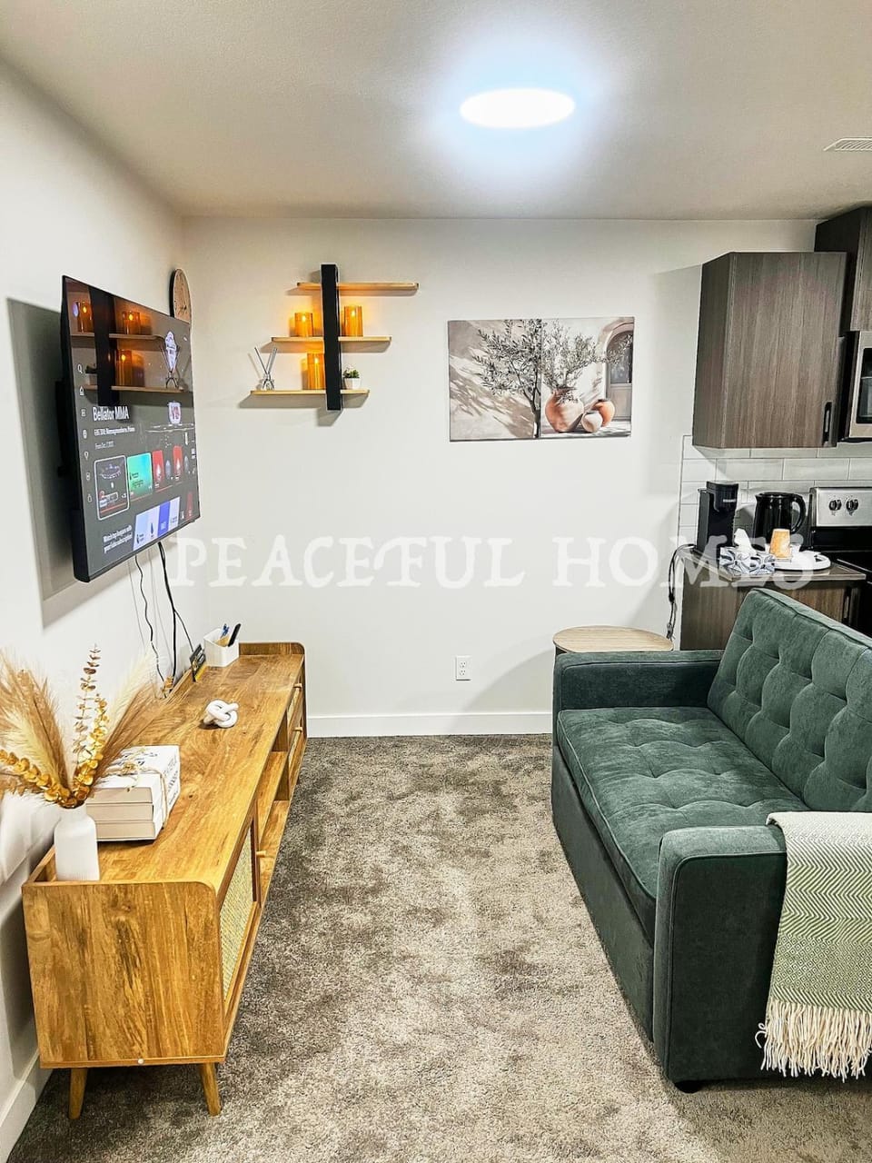 TV and multimedia, Kitchen or kitchenette, Living room, Seating area, Evening entertainment