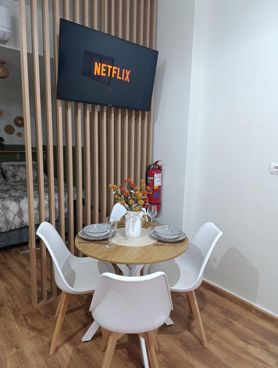 TV and multimedia, Dining area