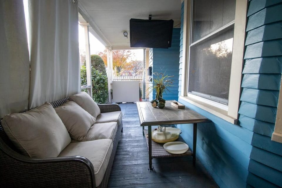 Cozy Apartment in Artsy Westville New Haven Apartment in New Haven