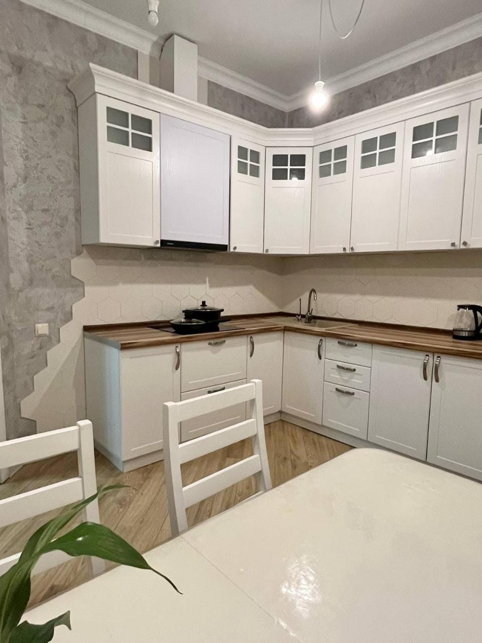 Просторный апартамент на Mega Silk Way и Экспо Apartment in Kazakhstan
