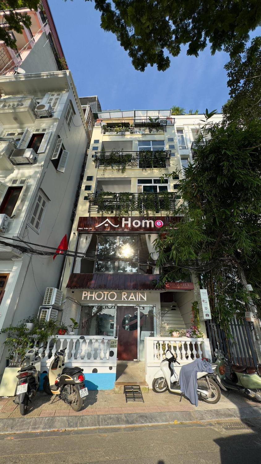 Property building, Location