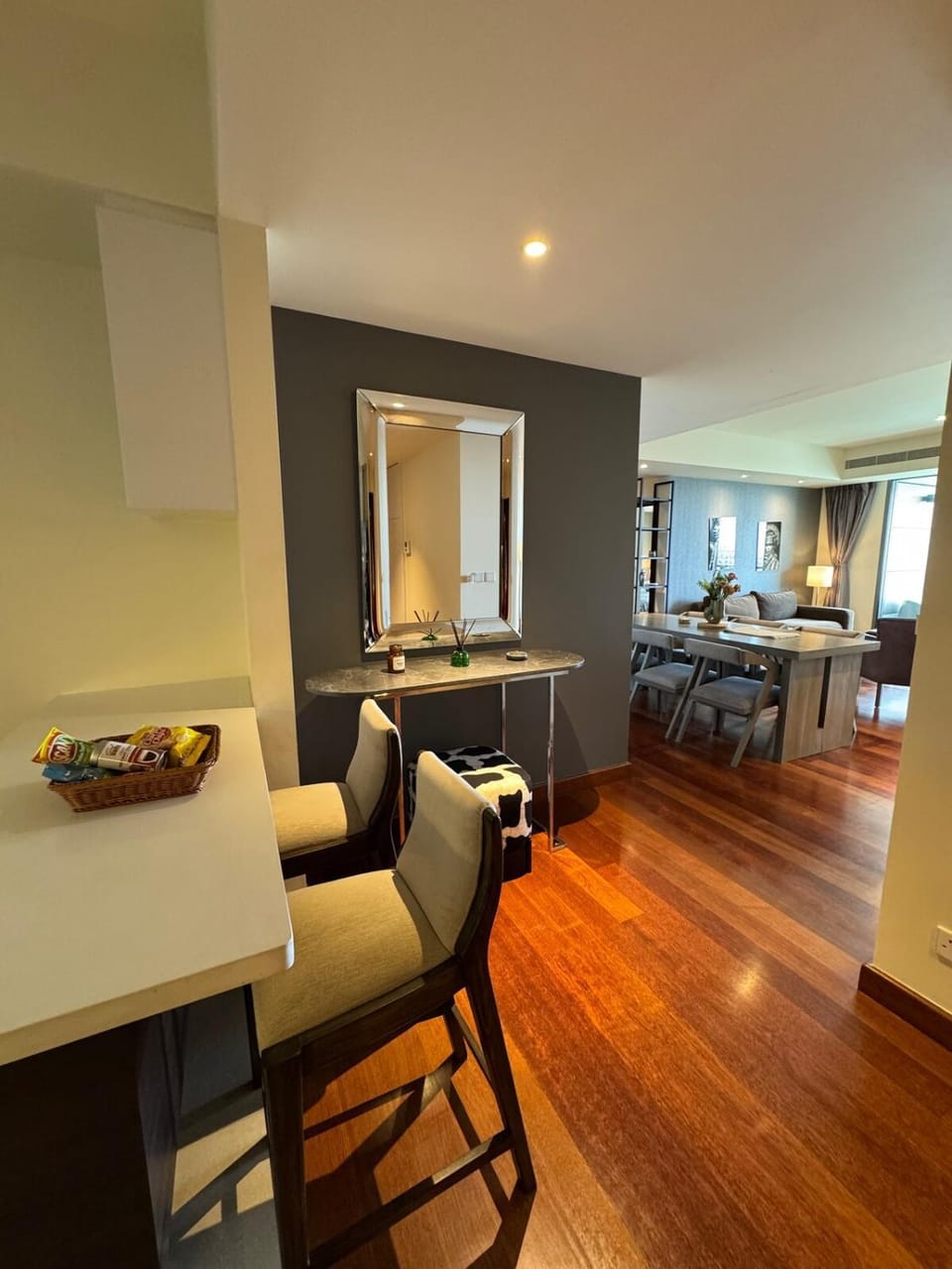 Facade/entrance, Kitchen or kitchenette, Dining area