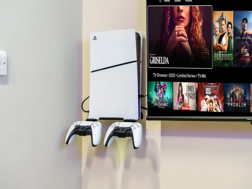 Communal lounge/ TV room, TV and multimedia, Evening entertainment