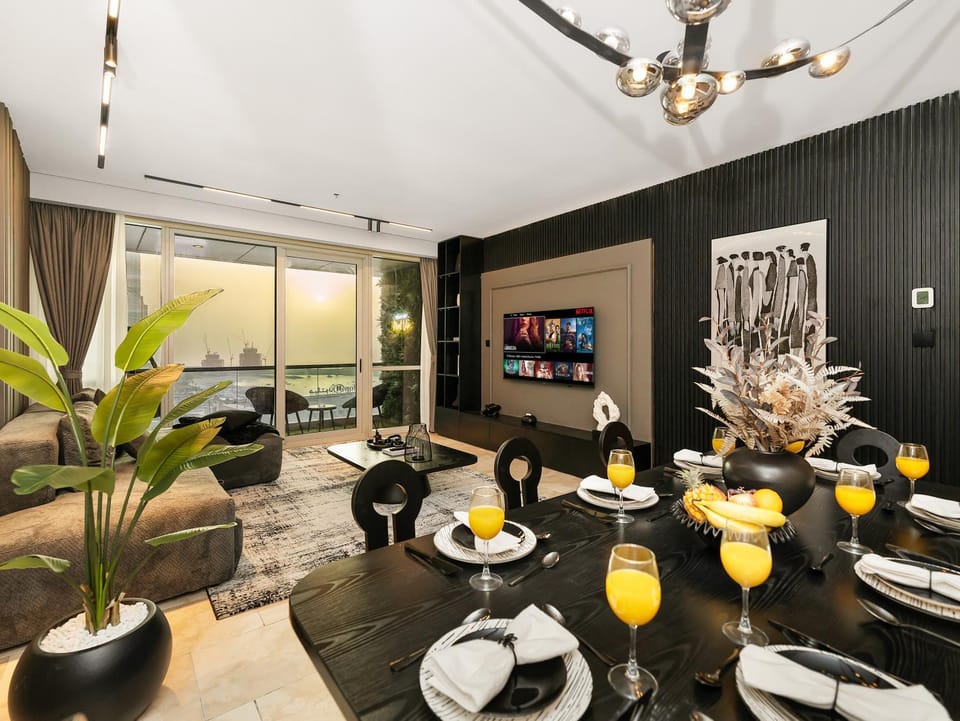 MegaLuxury Beachfront with Panoramic Ain Dubai Views in JBR, Sleep 12 Apartment in Dubai