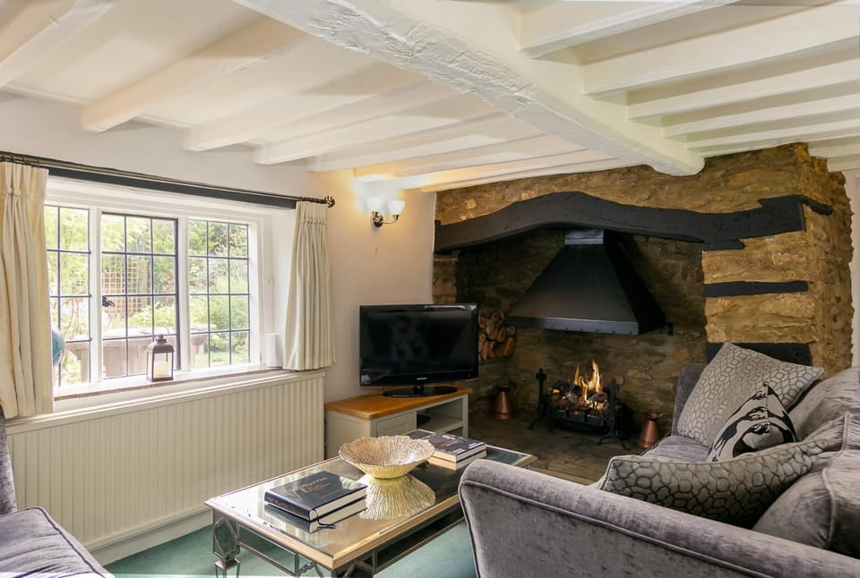 Beautiful 5-Bedroom Home with Cinema & Games Room House in Cherwell District