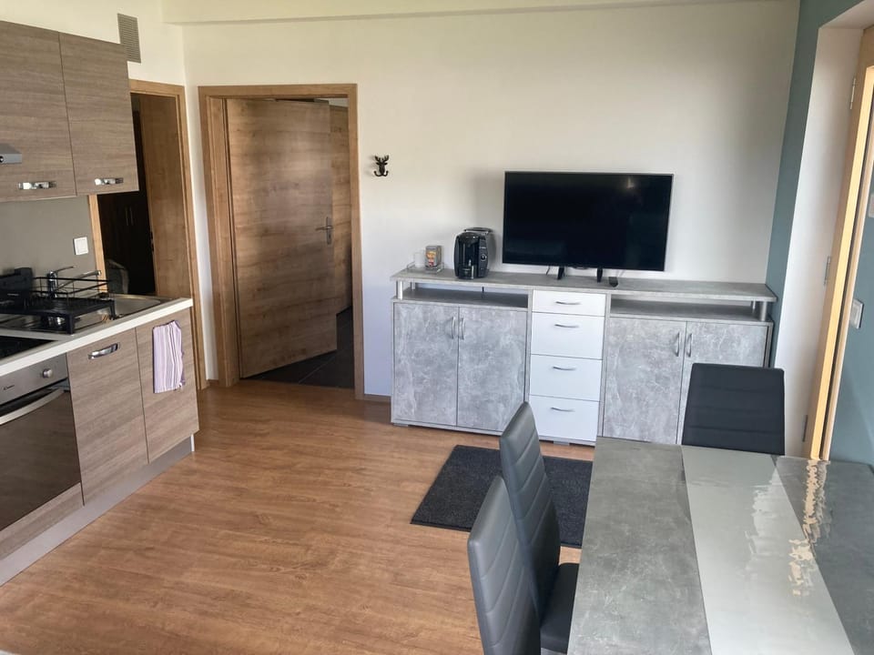 TV and multimedia, Dining area