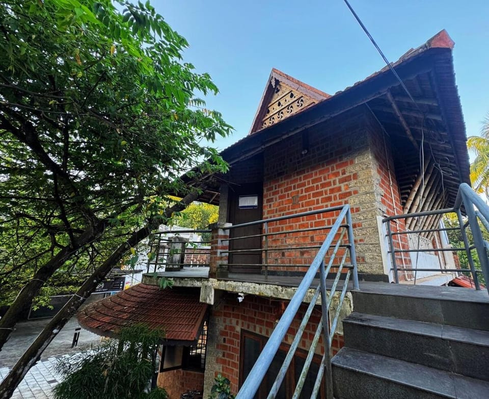Property building, View (from property/room), Balcony/Terrace