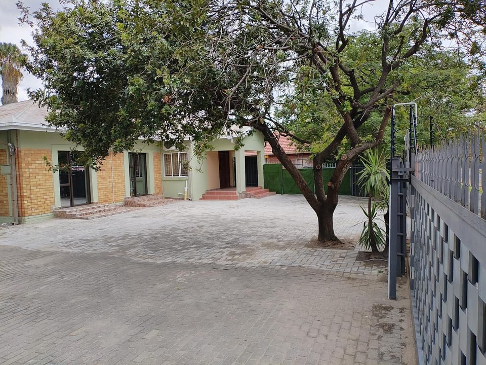 Laroza guest house Bed and Breakfast in Gauteng