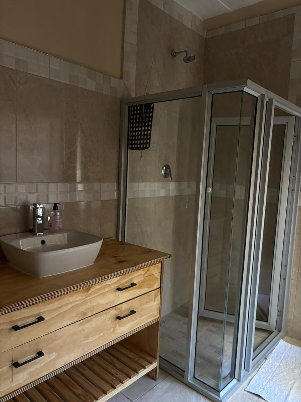 Laroza guest house Bed and Breakfast in Gauteng