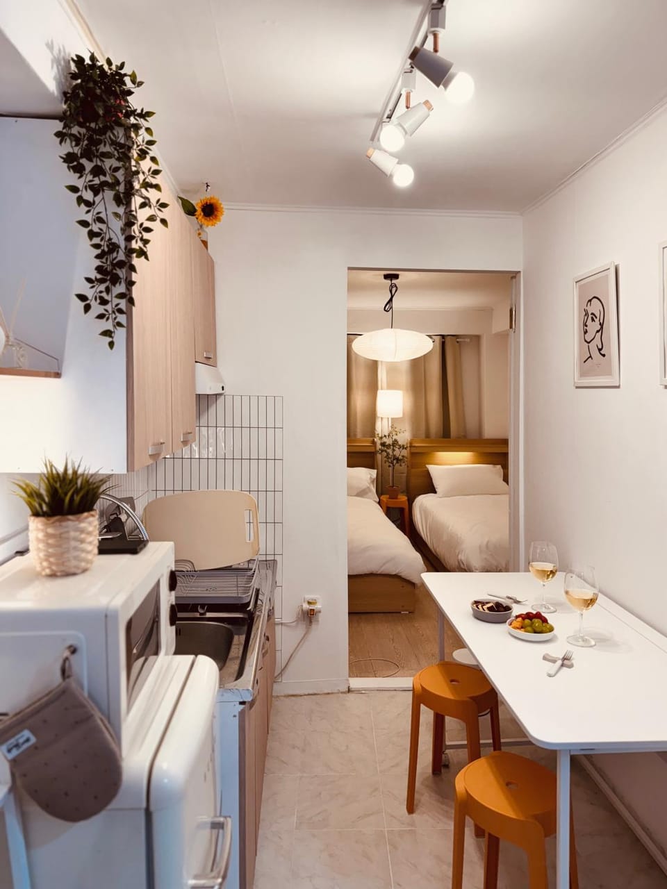 Exit 4 of Hongik University Apartment in Gyeonggi-do