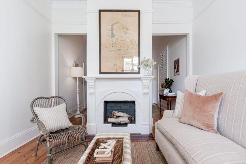 East Launceston Home • Sleeps 11 • City Views House in Launceston