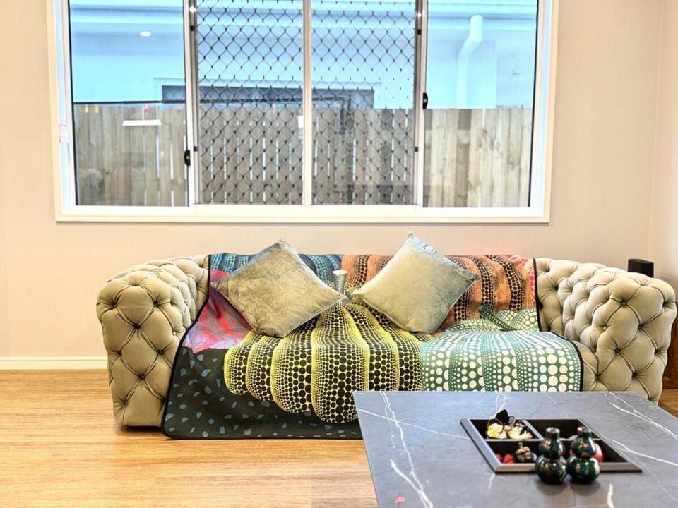 Lux 4-Bed Gem Near Park & Forest Lake Shopping House in Brisbane