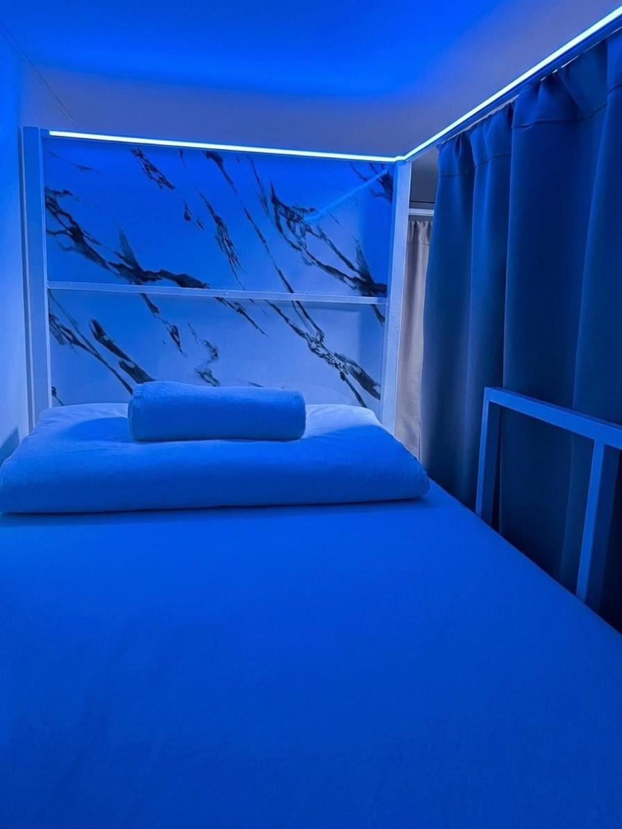 Bed, bunk bed