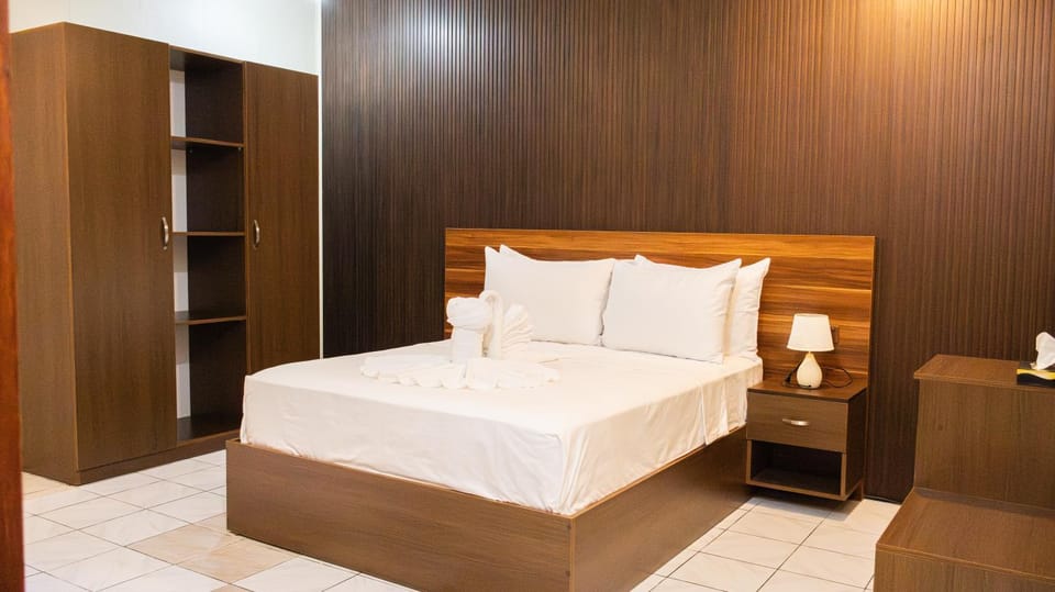 Bed, Photo of the whole room, wardrobe