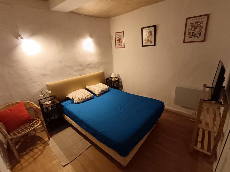 Les Maisons de Gaia chambres privées climatisées avec salle de bains privatives Bed and Breakfast in Occitanie