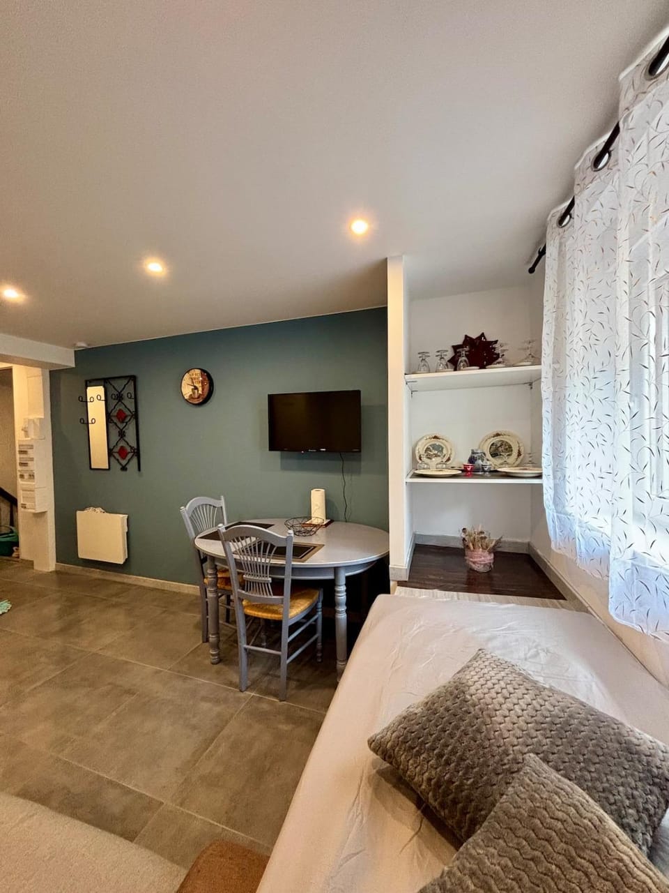 TV and multimedia, Living room, Seating area