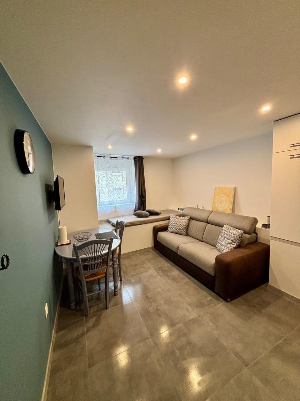 TV and multimedia, Living room, Seating area