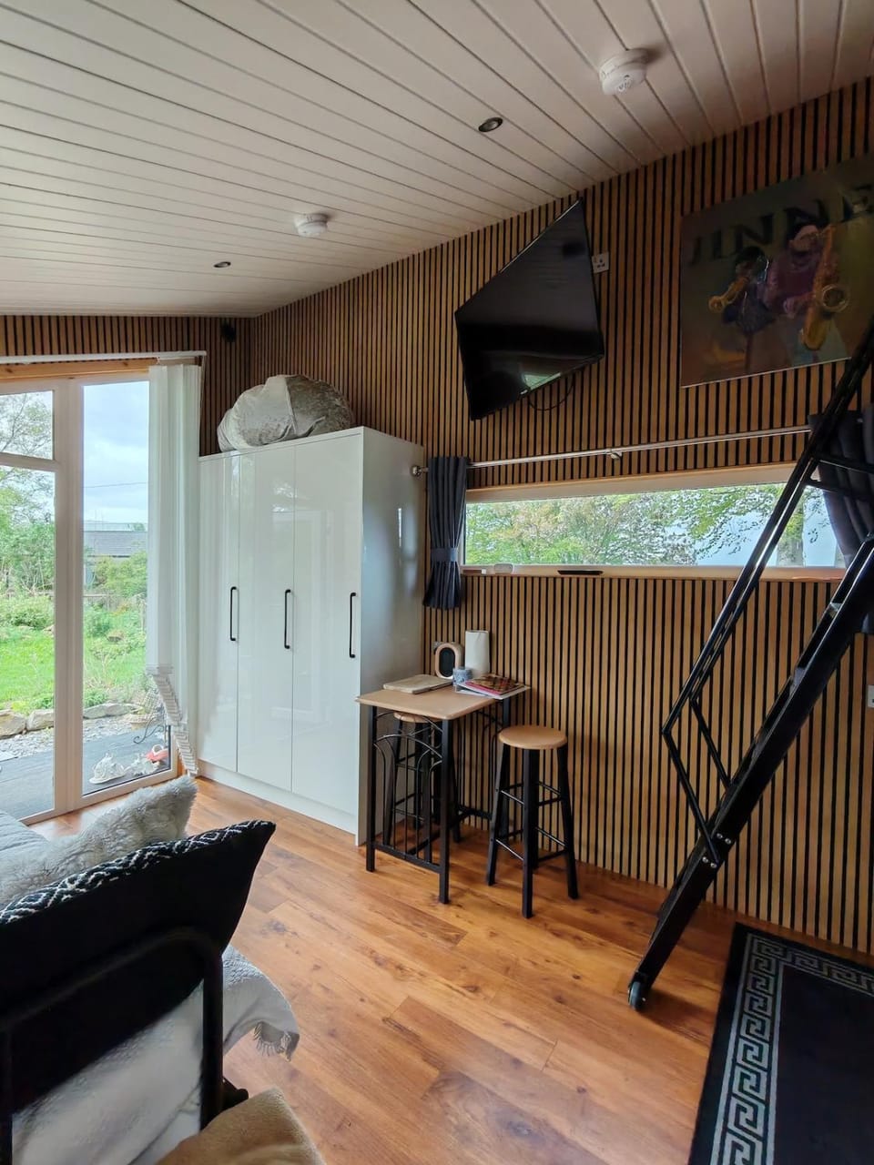 Hilltop Cabin Cabin in Northern Ireland